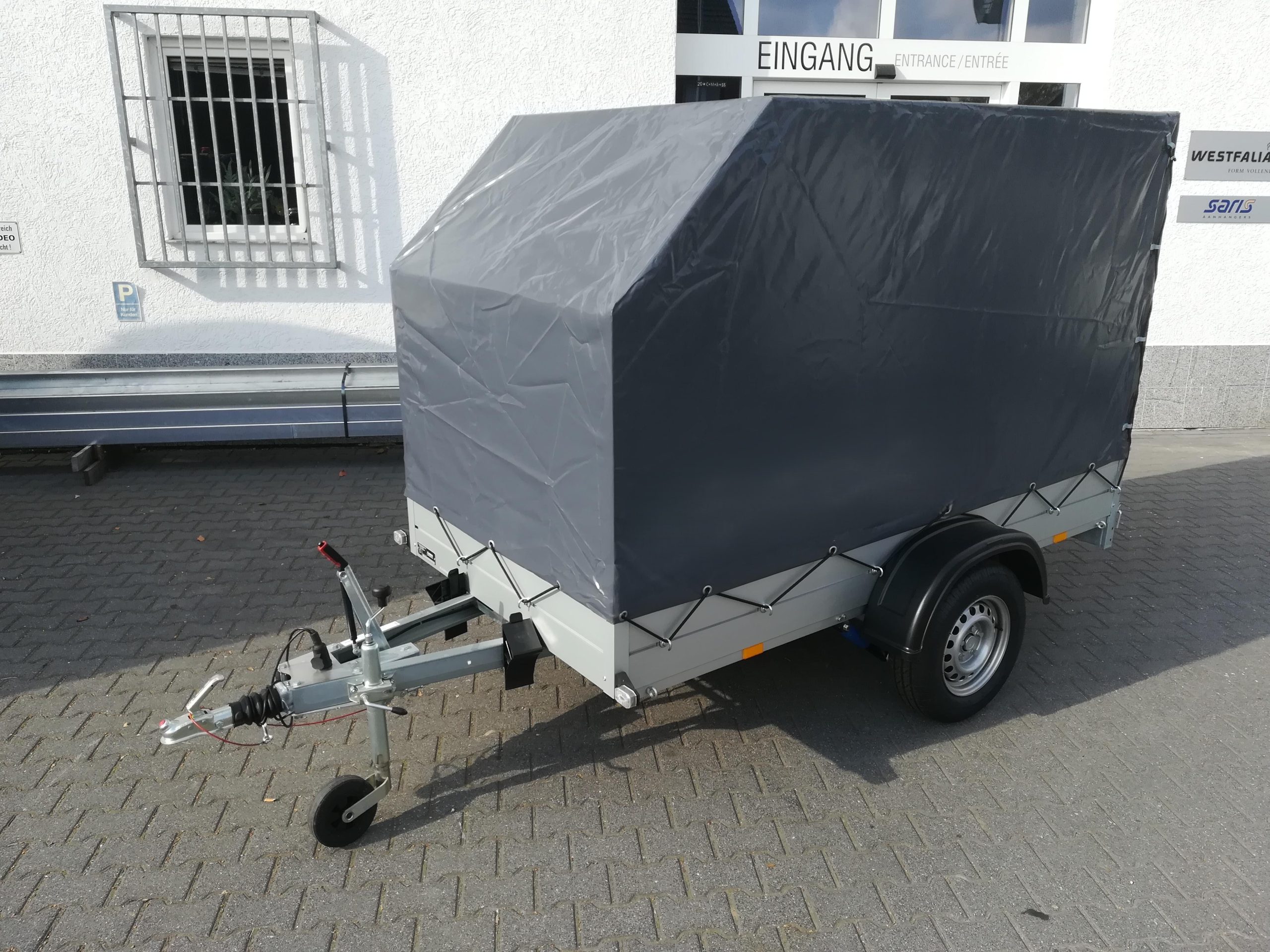 45954-15515-scaled-1.jpg Aluliner Planen Anhänger GTB 1200 251x126x150cm +Hochplane grau schräg (S) 1200kg – Bild 1