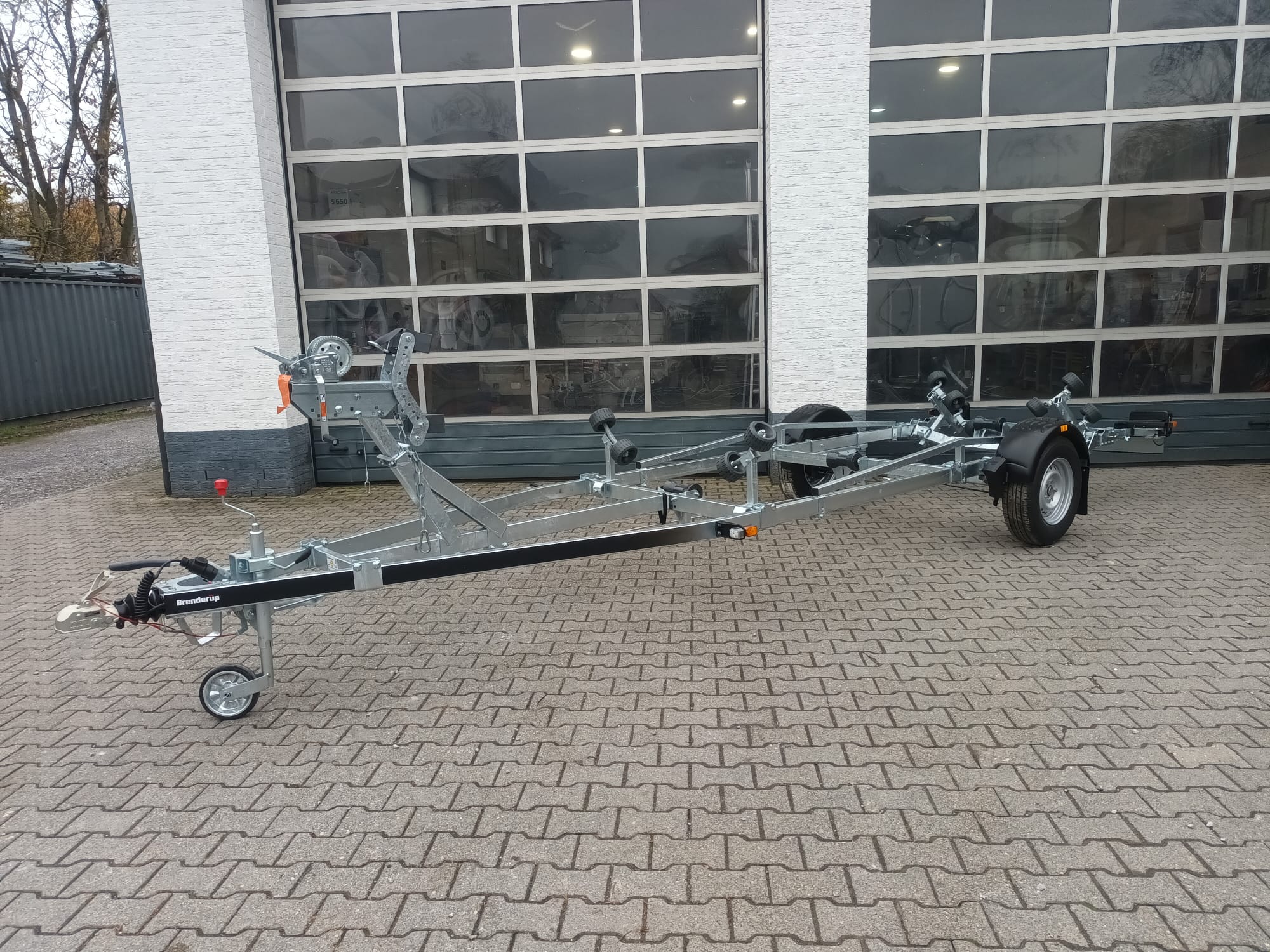 IMG-20251114-WA0014.jpg Brenderup Bootstrailer Premium 201500B SR X LED Superrollen 1500kg Modell 25 – Bild 1