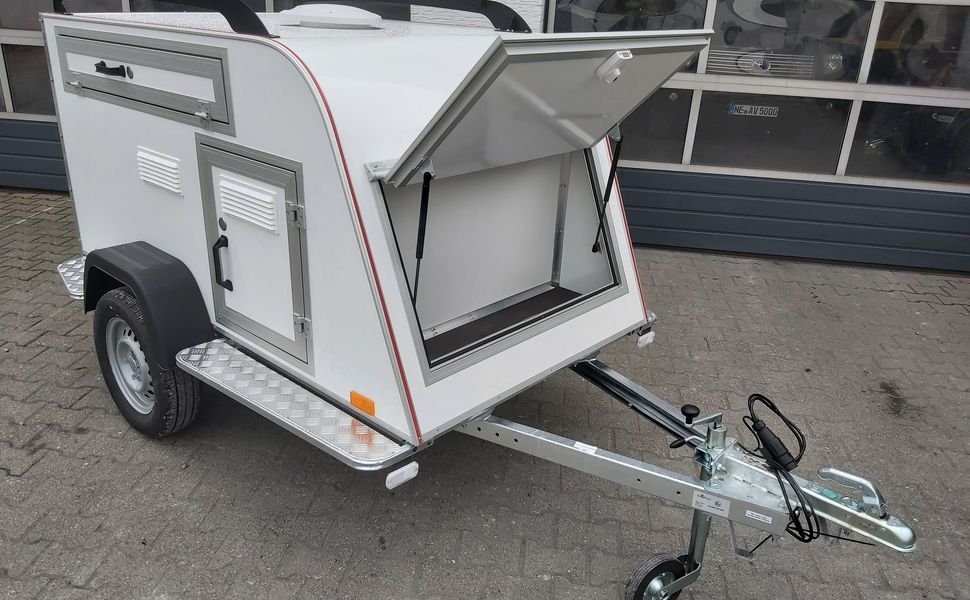 csm_48241-17110_2ae59467ed.jpg Koffer HundeTransport Anhänger TOM DOG 3 S 3 Boxen Staufach Lüfter Gepäckraum 750kg 100km/H Aktion – Bild 1